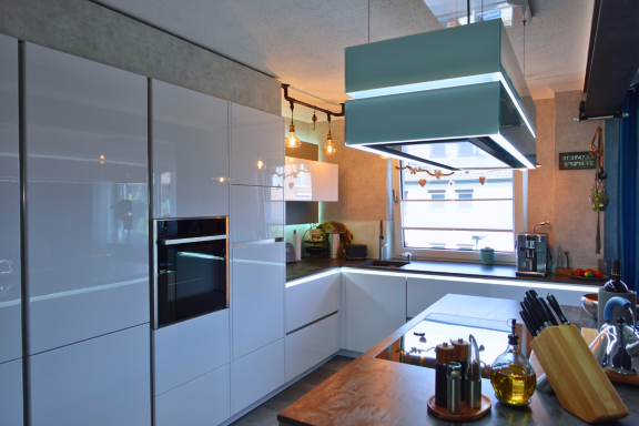 Moderne Küche mit elegantem Design