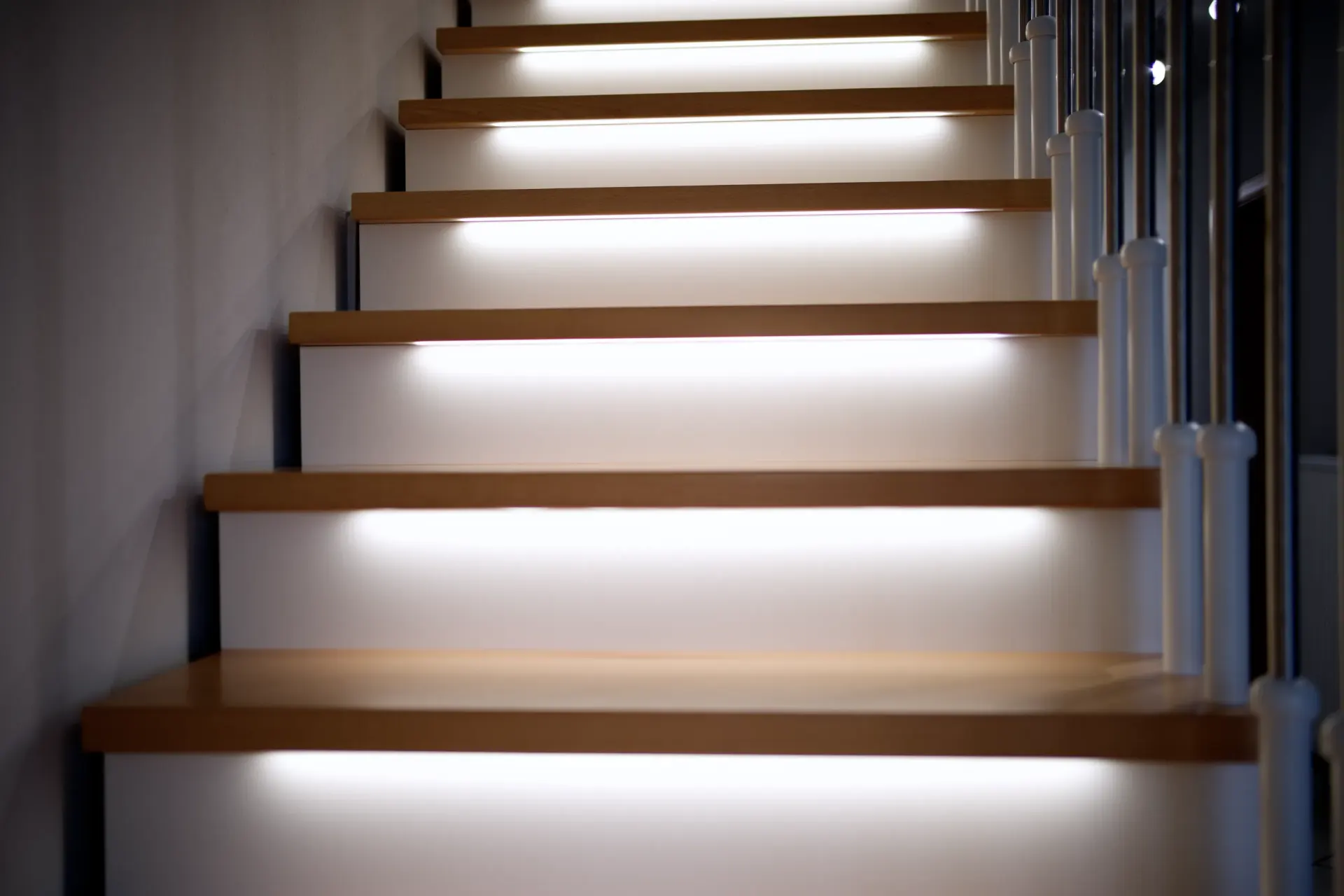 Escalera – Holztreppe mit LED-Beleuchtung, Ansicht 3