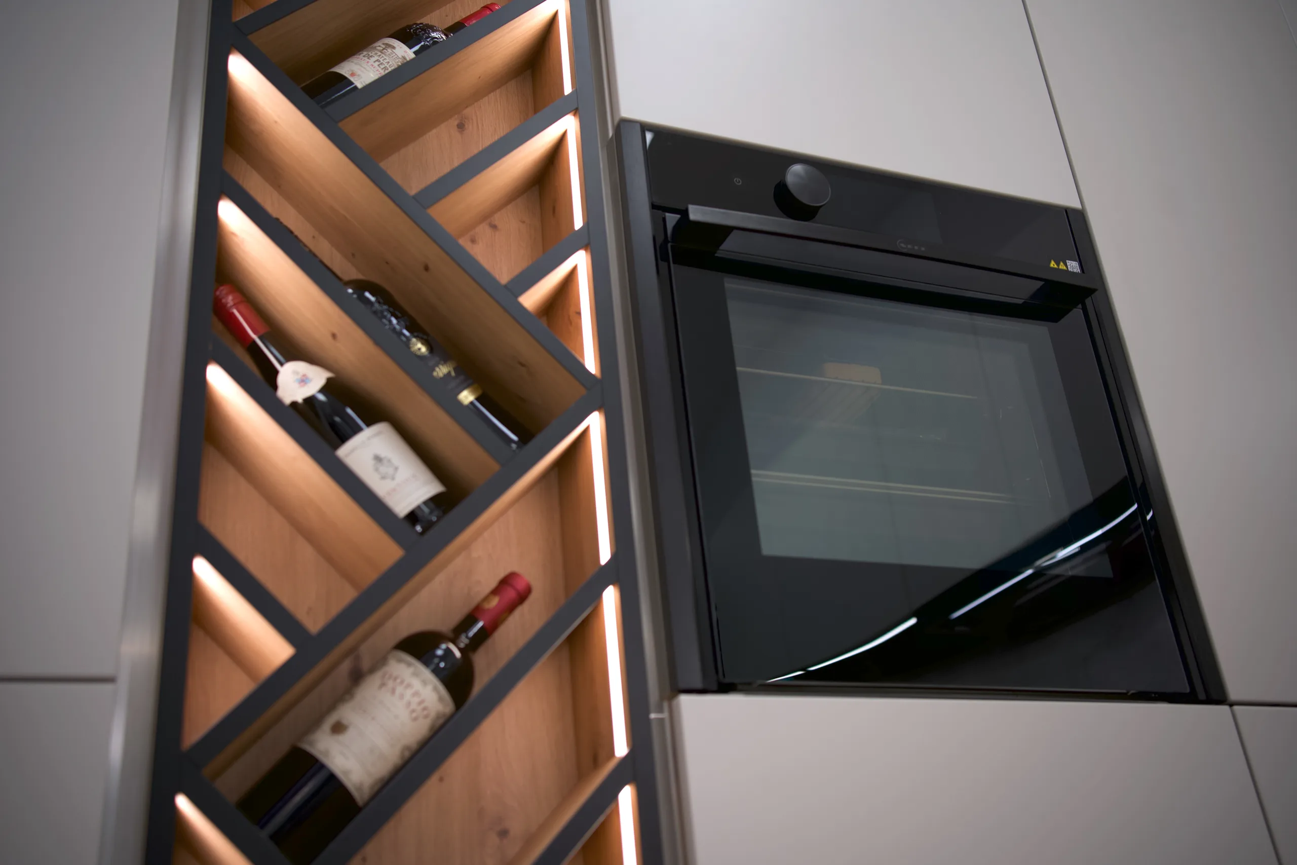 Warum eine Tischlerei oft die bessere Wahl ist als Möbelhaus oder Online-Shop